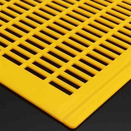 10-frame plastic queen excluder