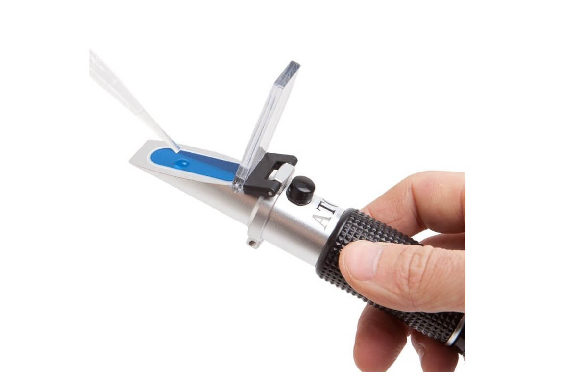 Refractometer